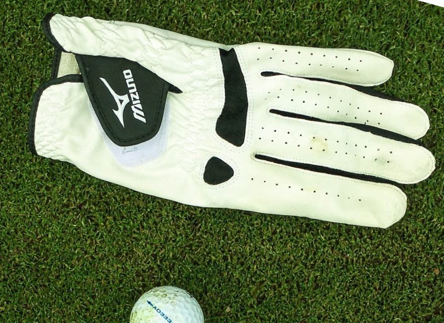 How to buy the right golf glove