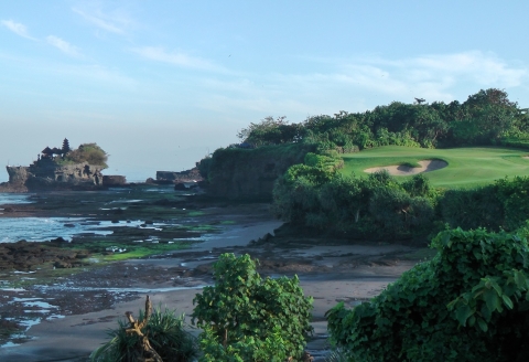 Unique Golf Courses Around the World Picture