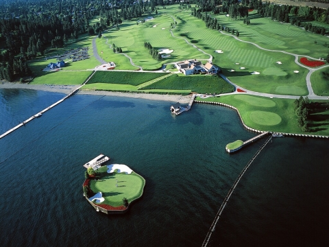 Unique Golf Courses Around the World Picture